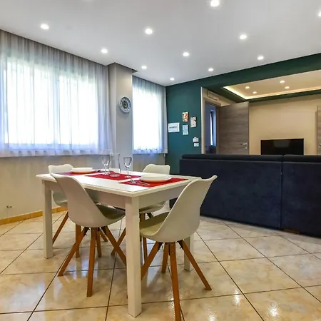 2 Bedroom Beautiful In Monterosso * Fleri