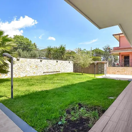 2 Bedroom Beautiful In Monterosso Apartment